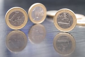 Išsiskiria parlamentarų nuomonės dėl palūkanų normų didinimo poreikio: ECB sprendimas gali neigiamai paveikti ekonomiką