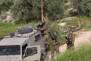 Izraelio kariai Vakarų Krante nušovė palestinietį