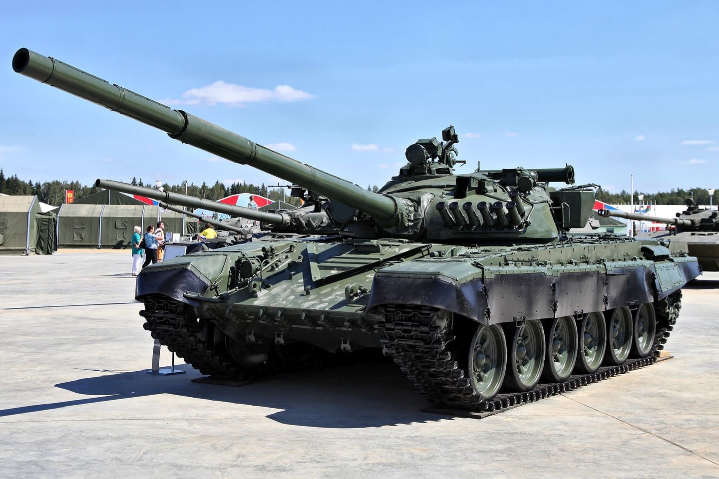  Nors „popieriuje“ T-72 yra galingas tankas, jis turi rimtų problemų. <br> Wikimedia commons