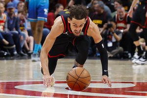 T. Youngas atvedė „Hawks“ į finalinį NBA įkrintamųjų varžybų etapą