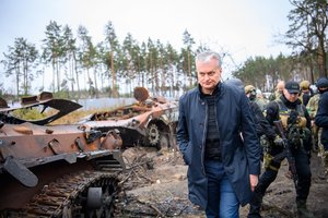 Rusijos sėjamą destrukciją Ukrainoje išvydęs G. Nausėda: „Žiaurumus galėjo įvykdyti tik zombiai, ne žmonės“