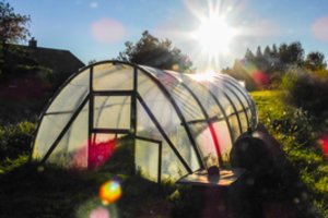 Šiltnamio negali statyti bet kaip: yra atvejų, kada prireiks net statybų leidimo