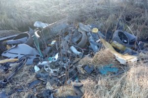 Prie upelio automobilių dalimis atsikratęs teršėjas – nustatytas: gresia 2 tūkst. eurų siekianti bauda