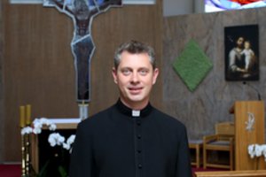 Kunigas Ričardas Doveika atsakė, kur yra Dievas, kai vyksta karas