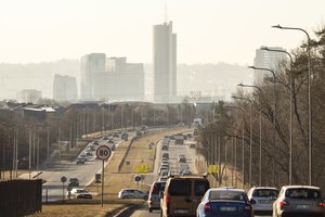 Vėl fiksuojama padidėjusi oro tarša: praneša, kam ji gali pakenkti labiausiai