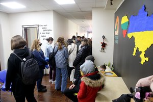 Keturios sostinės mokyklos pradėjo ukrainiečių vaikų mokymą jų kalba