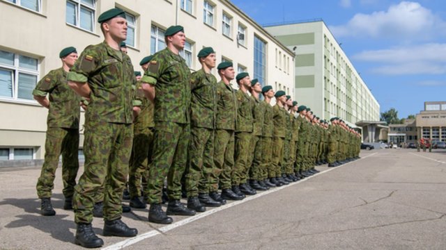 Lietuvos karo akademijoje apsilankė NATO priešakinio bataliono sąjungininkai: gyrė karių parengtį