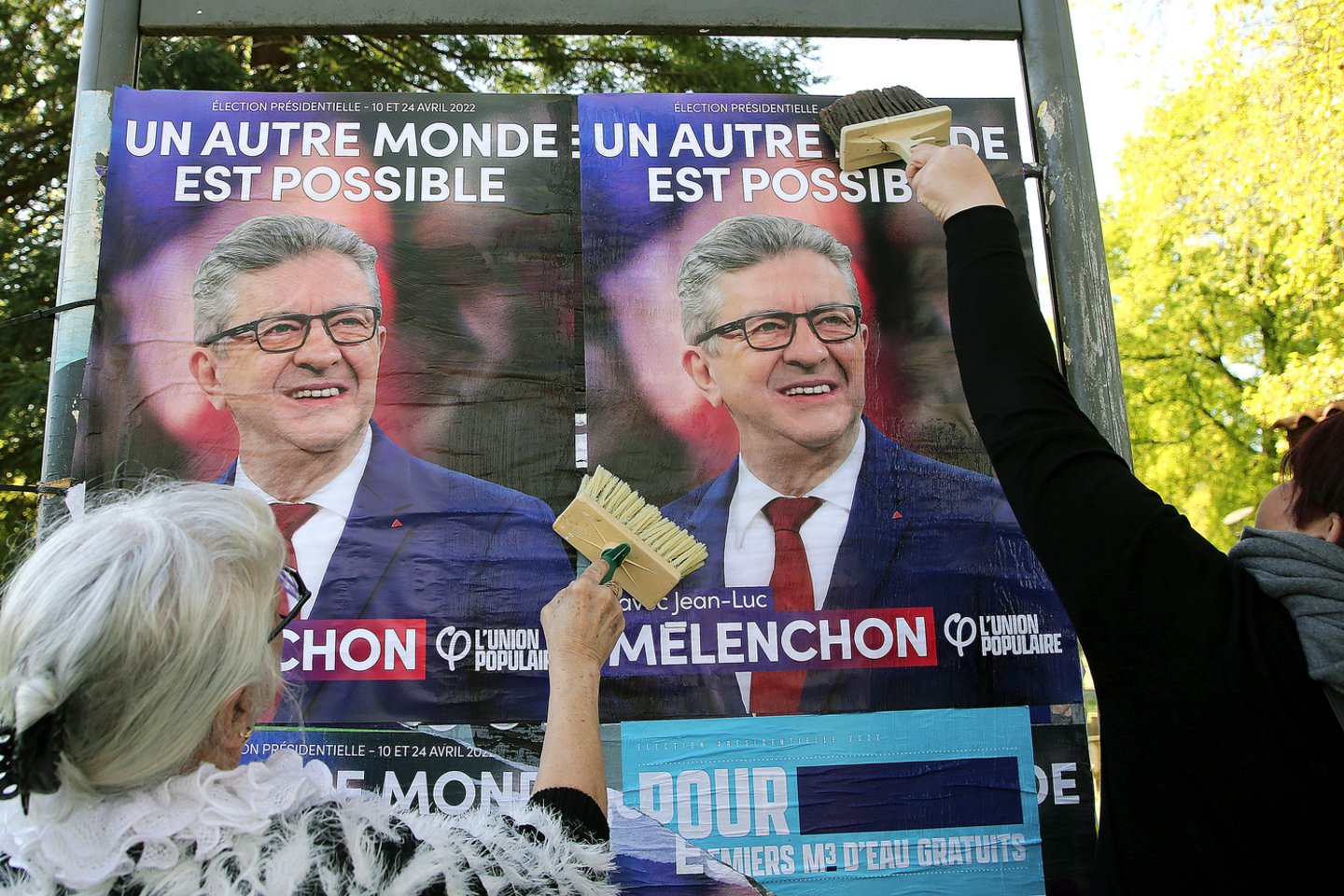 Po pirmojo turo kreipdamasis į savo šalininkus iškalbus radikalios kairės kandidatas J.-L.Melenchonas net tris sykius pakartojo, kad nė vienas jo rinkėjų balsas neturi atitekti M. Le Pen.<br>AFP/“Scanpix“ nuotr.
