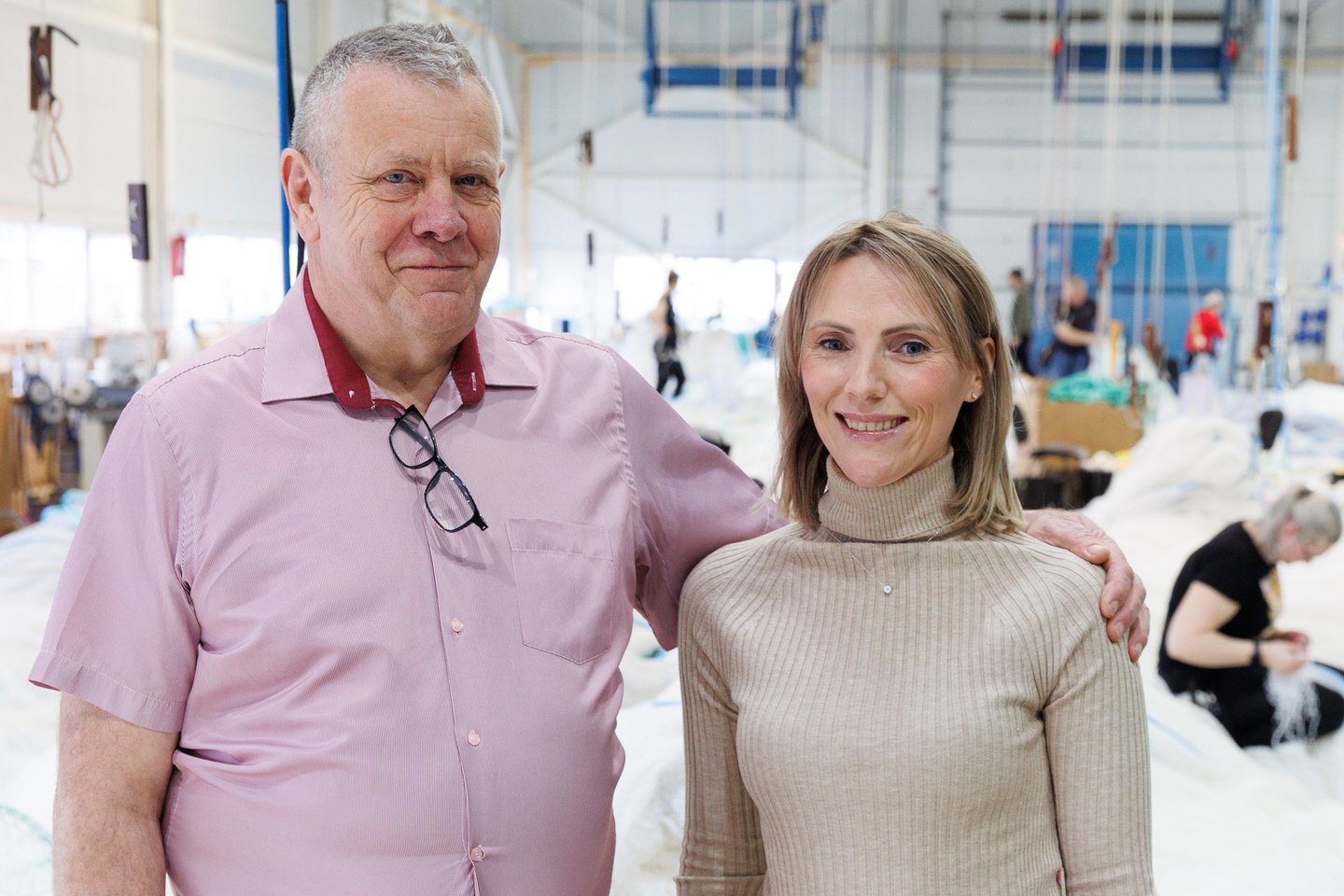 63 metų norvego A.Myklebusto Tauragėje įkurtoje tinklų gamybos įmonėje, kurioje jis tvarkosi kartu su žmona Jurgita, darbuojasi net 270 žmonių. <br> T.Bauro nuotr.