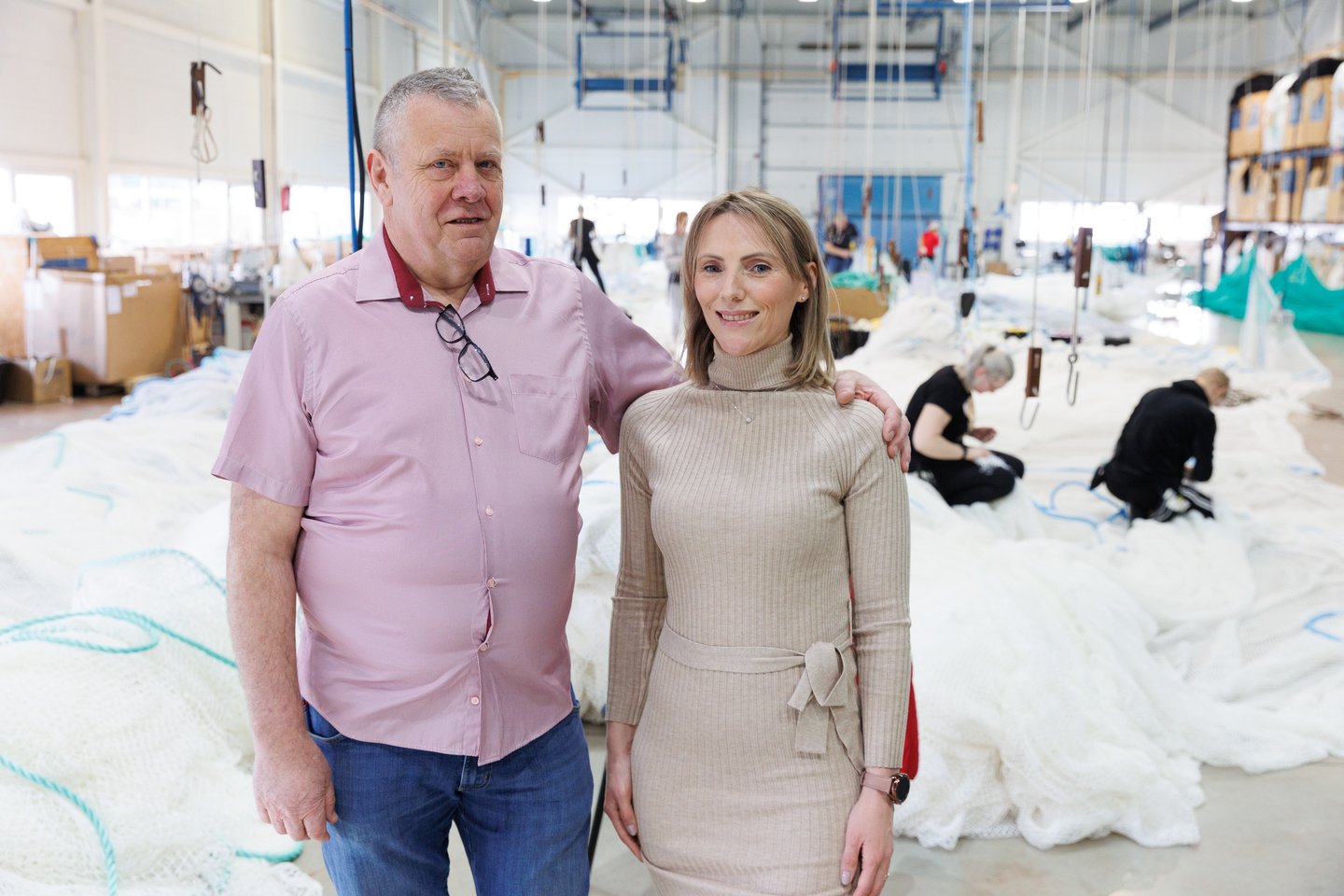 63 metų norvego A.Myklebusto Tauragėje įkurtoje tinklų gamybos įmonėje, kurioje jis tvarkosi kartu su žmona Jurgita, darbuojasi net 270 žmonių. <br> T.Bauro nuotr.