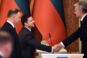 G. Nausėda su V. Zelenskiu aptarė tolesnę karinę pagalbą Ukrainai