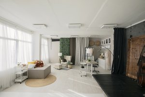 Kaunietė į savo darbo vietą pasikvietė interjero dizainerę – profesionalės sprendimai pranoko lūkesčius