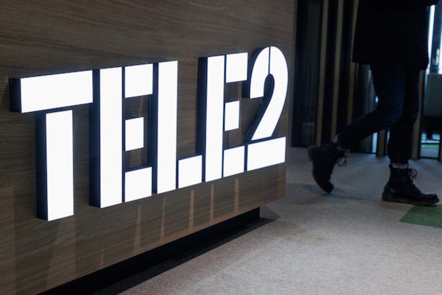  ​Mobiliojo ryšio operatorius „Tele2“ baigė testuoti šviesolaidinio interneto paslaugą ir pradeda jos komercinį etapą viename Vilniaus rajonų.<br> T.Bauro nuotr.