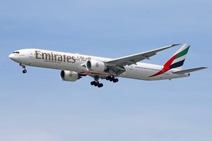 Oro linijos „Emirates“ ir toliau skraidins į Rusiją – liautųsi tik vienu atveju