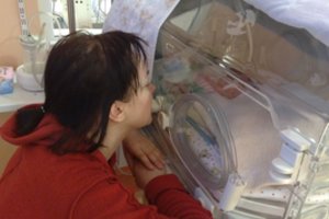 Kilogramo nesveriančius dvynukus pagimdžiusi Simona pamena: „Gydytojai juos vadino stebuklais“