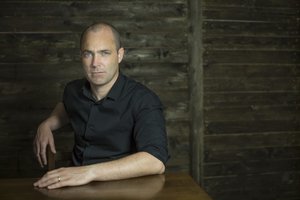 Geriausiame 2020 metų airių romane „Keistos gėlės“ – gyvenimo grožis ir liūdesys