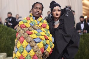 Paskutinius nėštumo mėnesius skaičiuojančios Rihannos mylimasis sulaikytas: šovė į žmogų