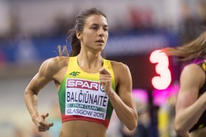 Eglė Balčiūnaitė: ar įmanoma kovoti su nerimu pasitelkiant bėgimą?