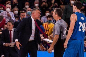 Po bavarų kojomis kritusias „Barcelona“ žvaigždes treniruojantis Šaras gūžčiojo pečiais: „Kažkas yra ne taip“