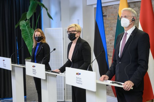 Baltijos šalių premjerai: greitas ginkluotės pristatymas būtinas norint laimėti karą