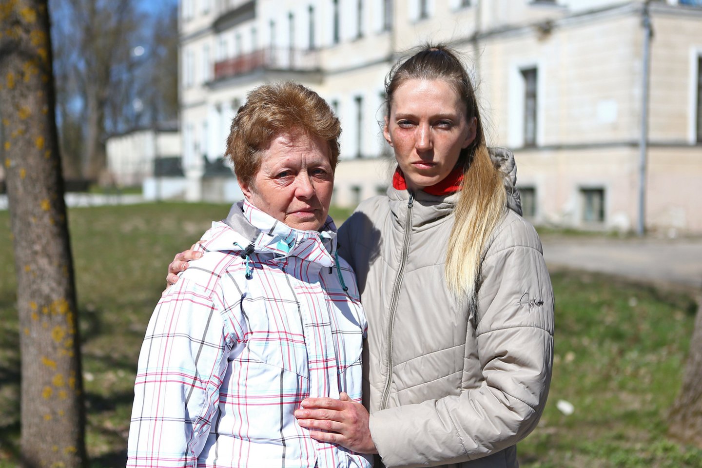 Irina su 63 metų mama Marija Šiauliuose.<br>G. Šiupario nuotr.