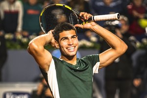 Graikijos žvaigždės psichologinius žaidimus atlaikęs C. Alcarazas toliau žiba Barselonoje