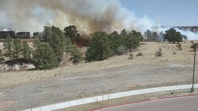 Kolorado valstijoje kilo gaisras: kilus pavojui namams, evakuoti keli šimtai gyventojų
