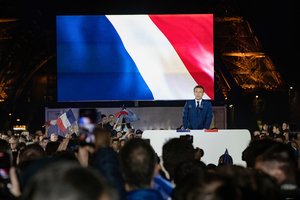 Politologai įvertino, ką reiškia E. Macrono pergalė: Europa gali lengviau atsikvėpti