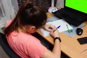 Netaisyklingos vaikų laikysenos kaina – kupra visam gyvenimui: laikas, iki kada likti budriems