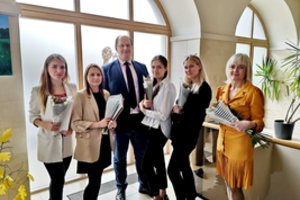 Kauno apylinkės teisme – geriausių 2021 metų sekretorių apdovanojimai