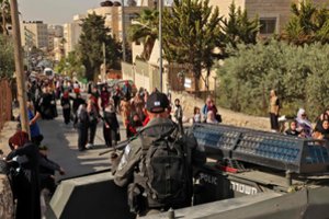 Jeruzalės Al Aksos mečetės komplekse kilo nauji susirėmimai, sužeista dešimtys žmonių