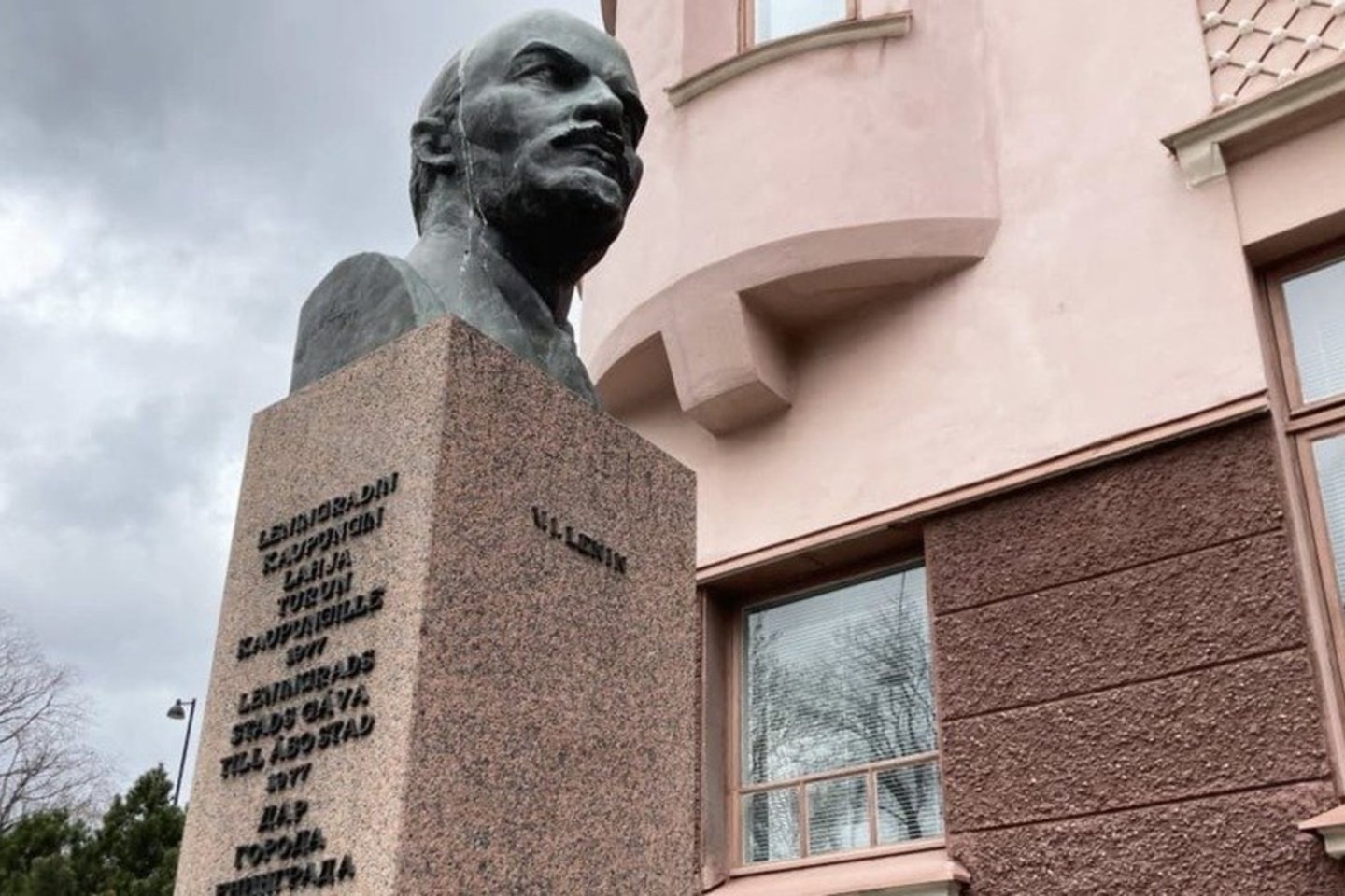 Lenino paminklas Suomijoje.<br>„Twitter“ nuotr.