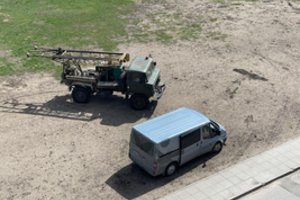 Prieš mėnesį apželdintas skveras virto stovėjimo aikštele: policija įspėja apie planuojamus reidus