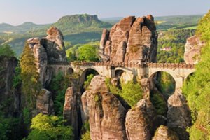 Vasarai artėjant: gražiausi ir ilgiausi pėsčiųjų takai Europoje