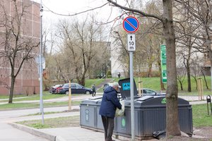 Nevalas prie konteinerių tramdo balsas iš dangaus, tačiau gyventojai dėl to burnoja