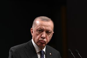 Turkijos vadovas M. Le Pen pralaimėjimą Prancūzijos prezidento rinkimuose vadina „pergale“