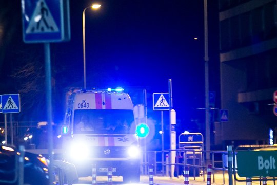 Skaudi nelaimė Kaune: motociklininko smūgis pražudė į kelią išėjusią moterį