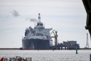 Estija ir Suomija išsinuomos plaukiojantį SGD terminalą, iki žiemos atsisakys Rusijos dujų