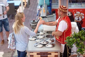 Turkija Vakarų sankcijoms atsuko nugarą ir daro viską, kad rusų turistai padėtų prikelti nusilpusią ekonomiką