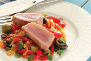 Sicilietiškas tuno kepsnys: lengvai paruošiamas ir pilnas skonių