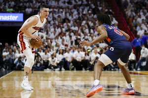 Geriausia Rytų konferencijos komanda pergalingai pradėjo pusfinalį: „Heat“ varžovai atvyko be lyderio