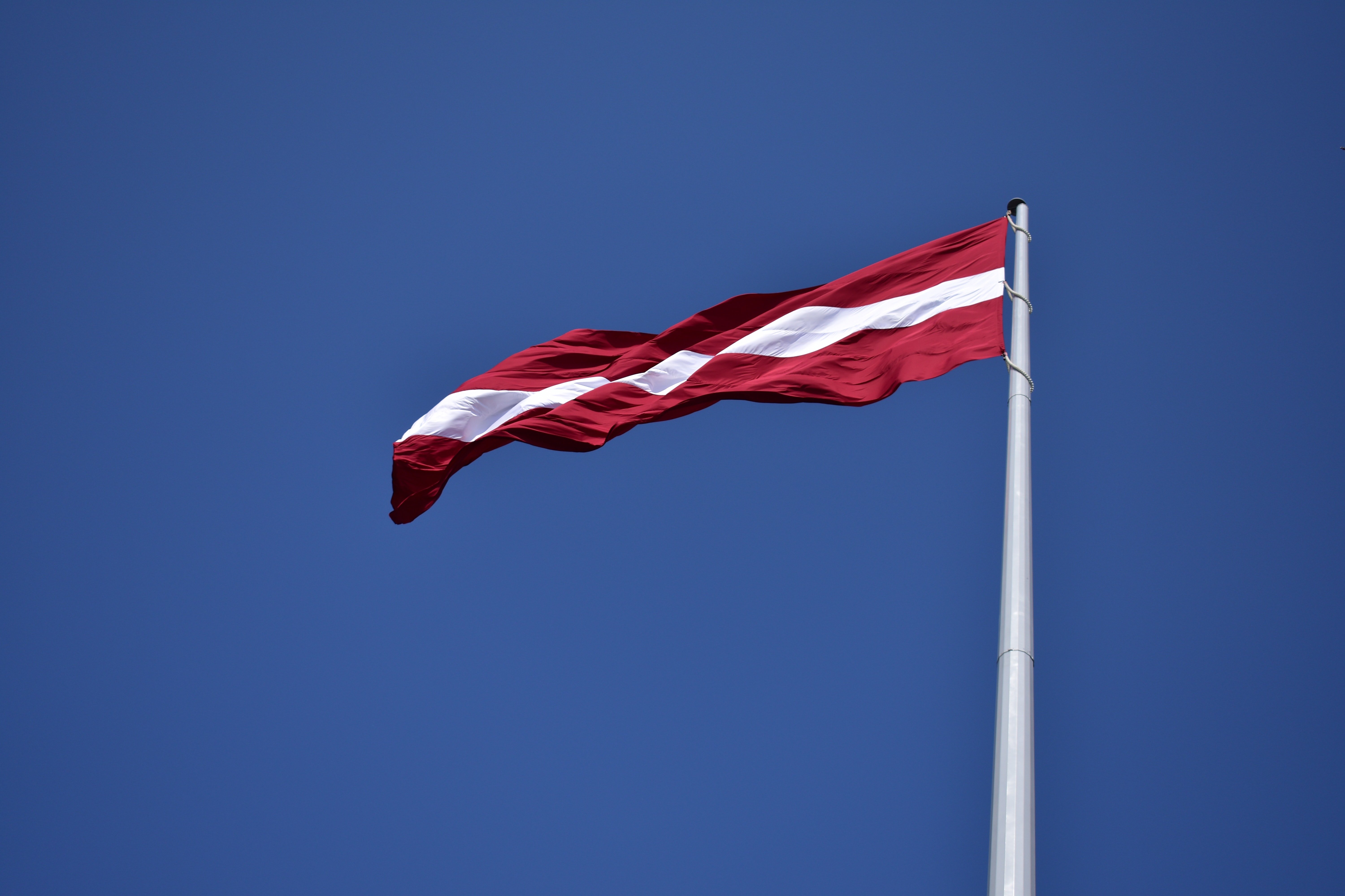  Latvijos vėliava.