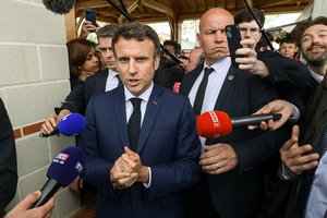 Prancūzijoje artėjant parlamento rinkimams kairieji telkiasi prieš E. Macroną