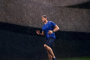 Bėgimas prastu oru: padeda sustiprėti, tačiau svarbu tinkamai pasiruošti