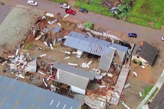 Oklahomą užklupo stiprios audros ir tornadai: užfiksavo stichijų pridarytą žalą