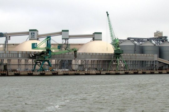 Dėl geopolitinės situacijos keičiasi tiekimo grandinių kryptys: dėl to gali didėti krovinių kiekiai Klaipėdoje