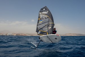 Į pasaulio burlenčių elitą – tik su stipriu užnugariu