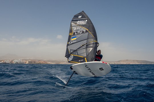 Į pasaulio burlenčių elitą – tik su stipriu užnugariu