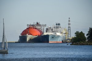 Į Klaipėdą atvyko pirmasis Lenkijai skirtas SGD krovinys