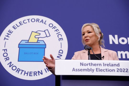 „Sinn Fein“ po istorinės rinkimų pergalės sveikina „naują erą“ Šiaurės Airijai